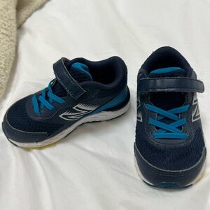 New Balance Kids Navy and Blue Sneakers Toddler